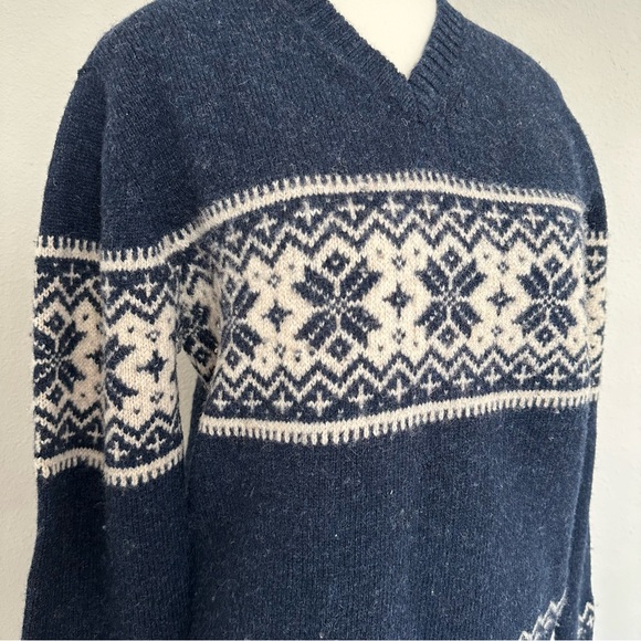 VINTAGE Aeropostale 100% Wool Sweater - Picture 4 of 8